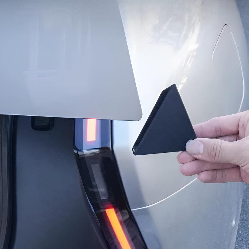 25 Xpeng P7 Trunk Door Bumper Corner